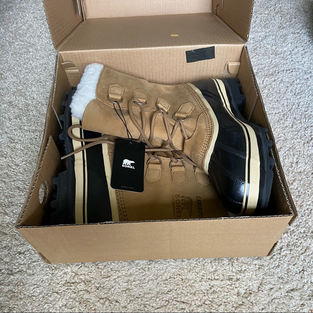 NWT/NIB Sorel Caribou Boots Women’s 10